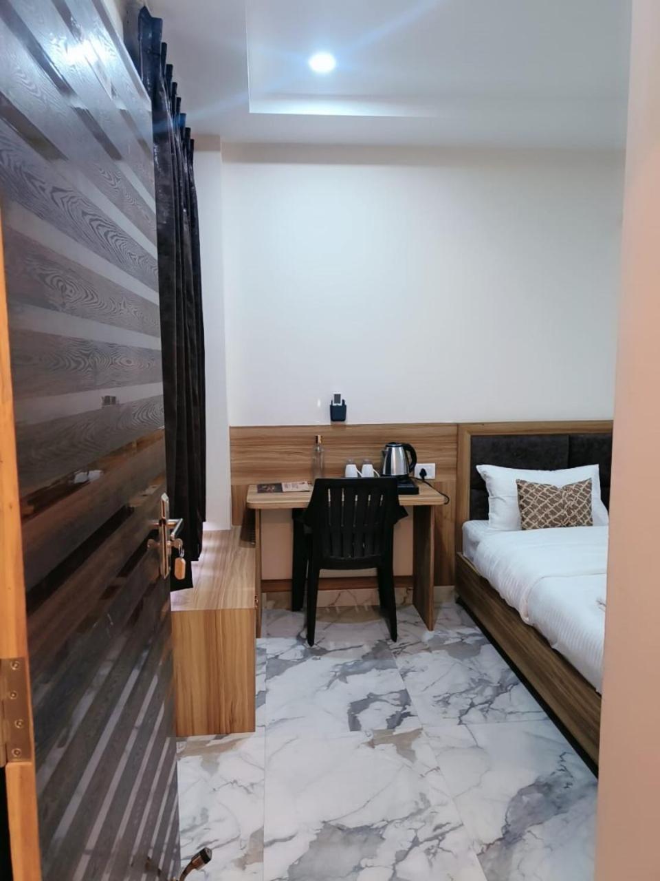 Nandi Retreat Homestay Waranasi Zewnętrze zdjęcie