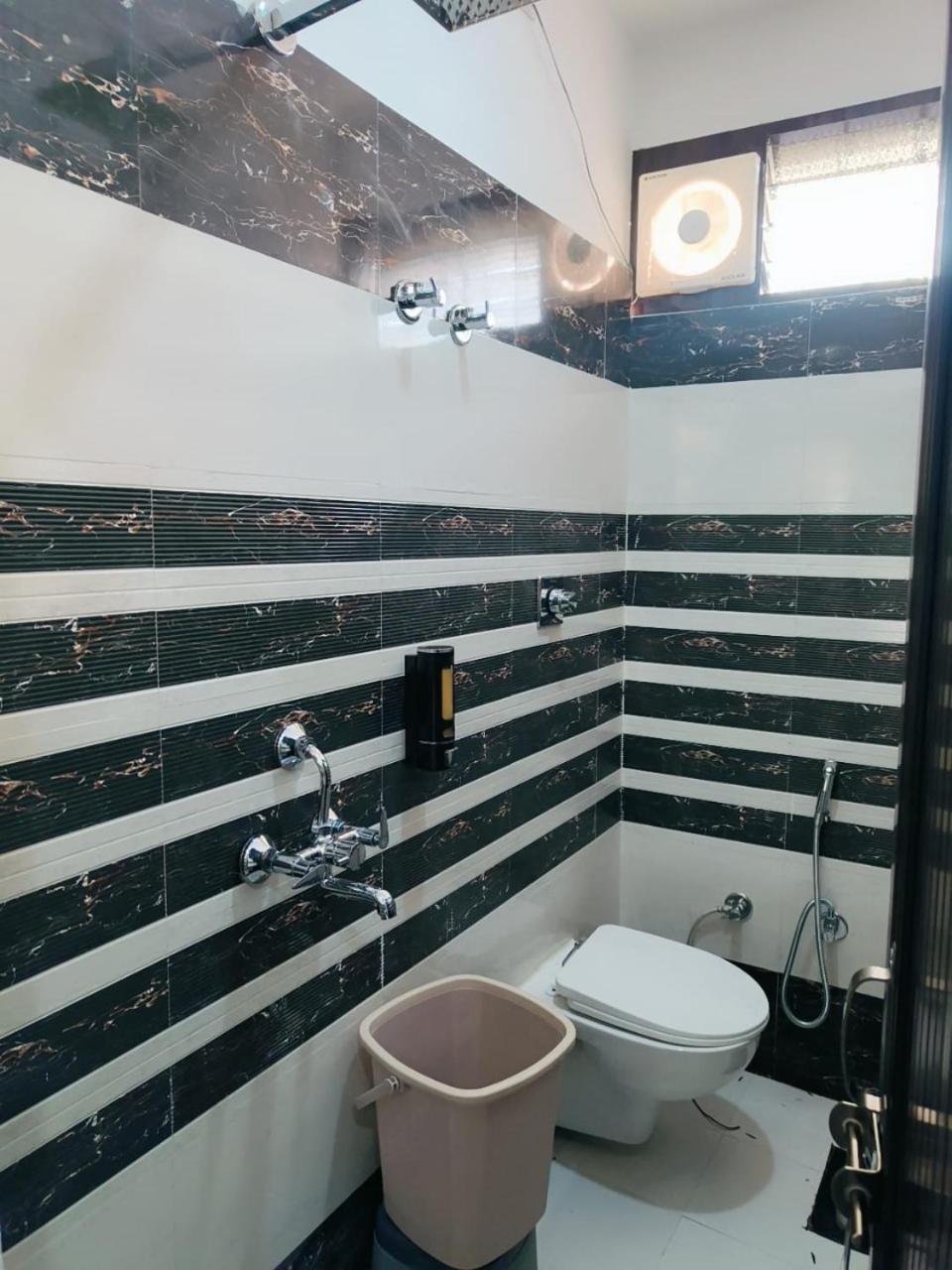 Nandi Retreat Homestay Waranasi Zewnętrze zdjęcie